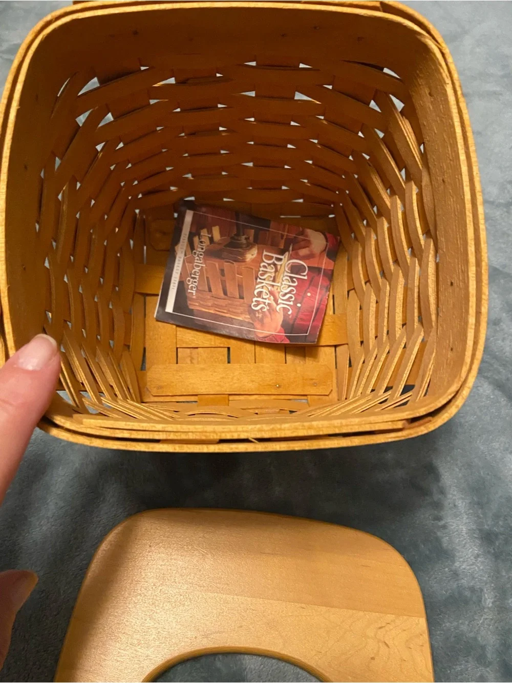 Longaberger Woven Tall Tissue Box Basket and lid 2001